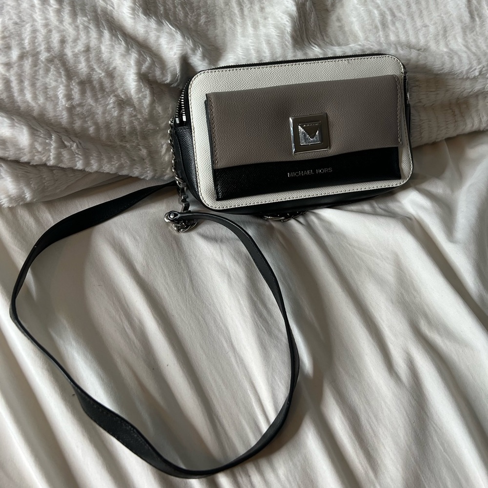 MICHAEL KORS SIDE BAG